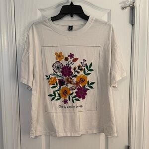 SHEIN White Floral Graphic Tee